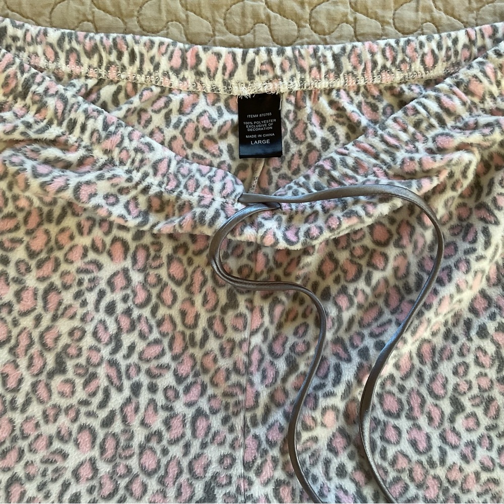 Aria Collection Light Pink, Gray & White Animal Print Fleece 2pc Pajama Set - Picture 9 of 10